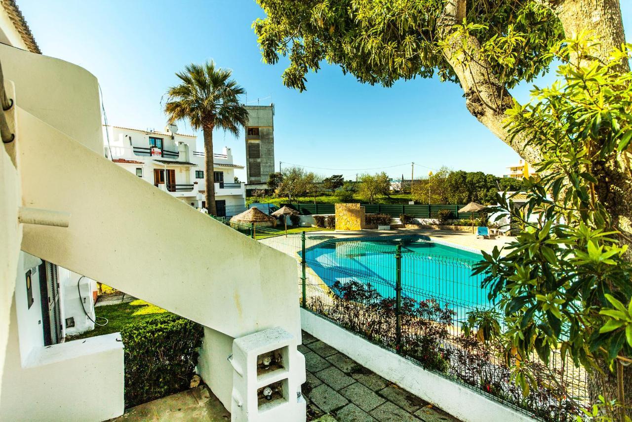 B20 - Sun And Pool Apartment Lagos Exterior photo
